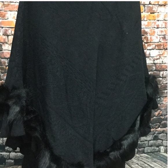 Faux Fur Trimmed Sweater Knit Poncho - Picture 6 of 8